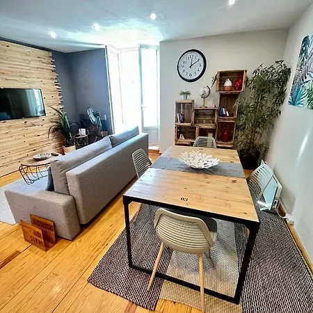 Atuaire Home Preciosa Vivienda Vistas A La Catedral Parking Incluido Burgos Exterior photo